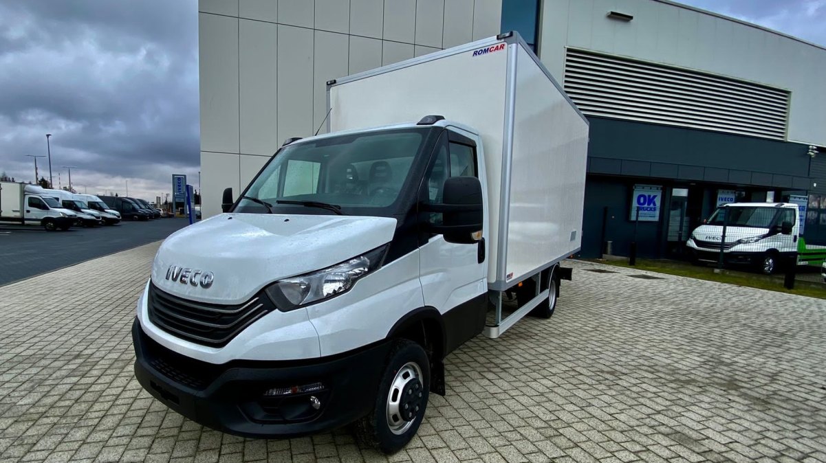 Stc Sp Z O O Izoterma Iveco Daily C Hz Samoch D Dost Pny Od R Ki Iveco Stc Rzesz W